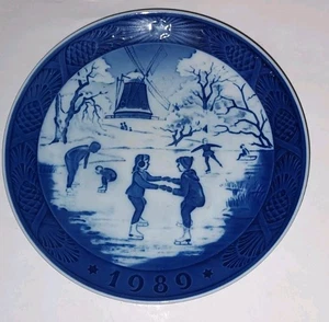 Piatto di Natale 1989 Royal Copenhagen Il Vecchio Stagno di Pattinaggio Sven Vestergaard - Foto 1 di 2