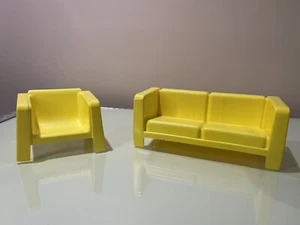 Vintage 1973 Barbie Puppe Mattel Stadthaus Mod gelb Couch Stuhl Set Möbel - Bild 1 von 11