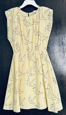Usado en Excelente Condición Vestido Niño Estampado Origami Amarillo, Talla 8 Foto 1 de 4