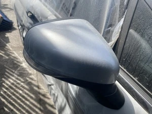 Ford Fiesta Zetec Mk8 Hatchback 5 Door 2017 Door Mirror OS In Silver no puddle - Picture 1 of 3