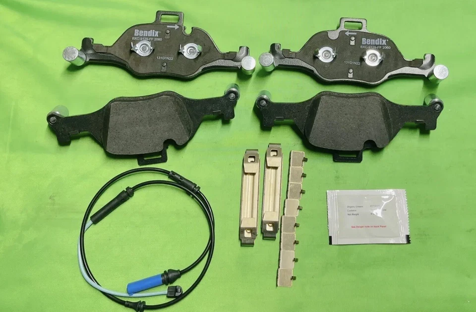 Pastillas de freno delanteras de cerámica y sensor para BMW 2017-2020 G30 530i 540i 540i xDrive Foto 1 de 1