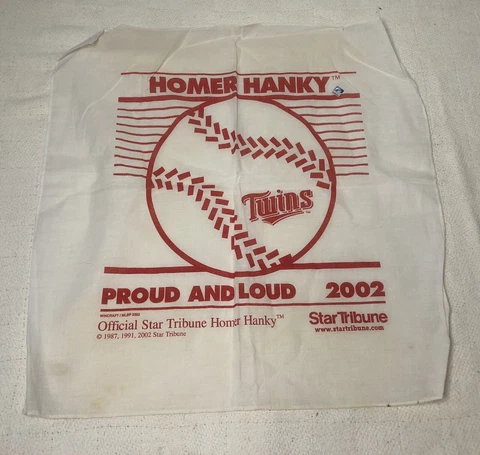 2002 Minnesota Twins MLB Homer Hanky Official Star Tribune Home Run Cover