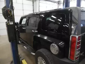 HUMMER H3 2006-2010 L Driverside Quarter Window, w/privacy tint (opt AJ1) - Picture 1 of 1