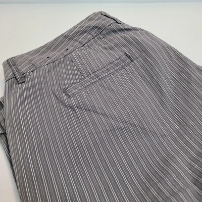 Pantalones Burmuda/Capri Venezia Gris Rayas, Talla 16 Foto 1 de 4