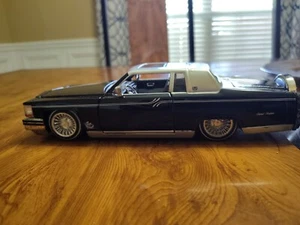 Jada 1985 Cadillac Brougham 1:24 scale diecast model car damaged used loose Blk - Picture 1 of 23
