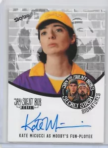 UD Skybox Jay Silent Bob Stash Auto Kate Micucci as Mooby's Fun-Ployee SS-MF - Picture 1 of 1