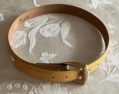 Cinturón de Reptiles Genuinos Vintage VIA CONDOTTI Mostaza/Dorado Talla PEQUEÑO Hecho en EE. UU.  Foto 1 de 4
