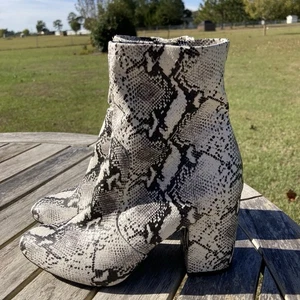 Madden Girl Rapido Snakeskin Print Bootie; Size 8 - Picture 1 of 8
