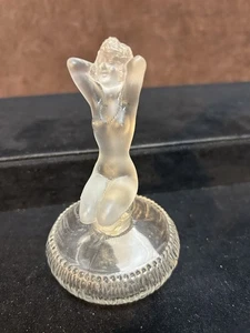 Isadora Paris Milchglas Parfum Flakon mit Akt Stopfen Art Deco - Bild 1 von 8