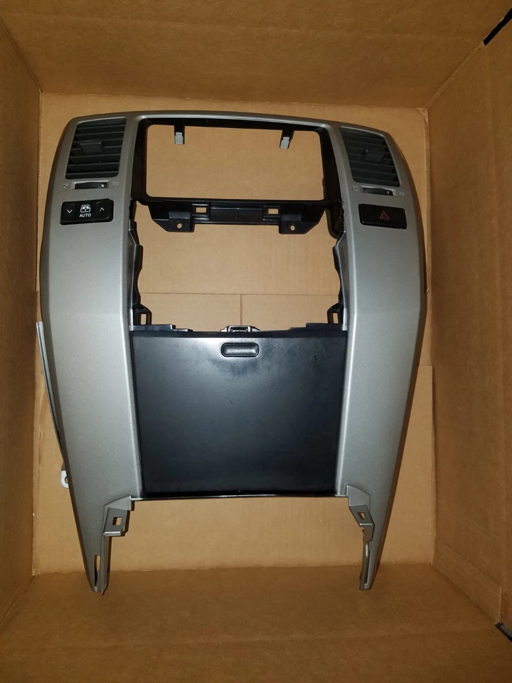 2003 TO 2009 TOYOTA 4RUNNER RADIO PLAYER CLIMATE CONTROL PANEL CENTER DASH OEM - Image 1 of 4