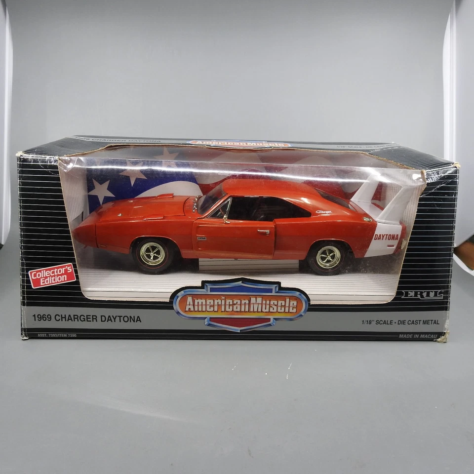 ERTL American Muscle Dodge Charger 1969 Daytona 1:18 Diecast Red White - Image 1 of 4