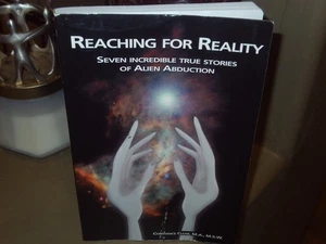 REACHING FOR REALITY CONSTANCE CLEAR SIGNED 1ST EDITION TRADE PAPERBACK NM 1999 - Picture 1 of 11