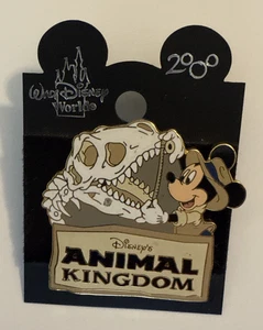 Spilla Disney Vintage WDW Topolino Dinosauro Teschio Fossile Regno Animale DinoRama 2000 - Foto 1 di 1