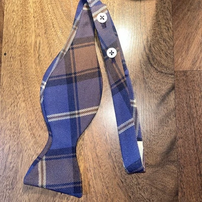 Pajarita ajustable de lana a cuadros Le Lourdes en Papillon hecha en Francia Foto 1 de 4