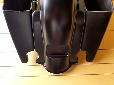HARLEY DAVIDSON 6"EXTENDED SADDLEBAGS AND REAR FENDER FOR TOURING MODELS 14-2021 - Image 1 of 4