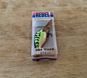 De colección Rebel Deep Teeny R Chartreuse y Negro -R D9228 en Orig. Caja - Imagen 1 de 4