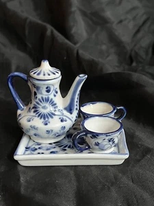 Vintage Dollhouse Teapot Miniature Set Blue & White Made in Vietnam 2.5" Tall - Picture 1 of 11