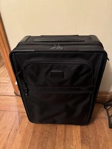 Tumi Continental Expandable Alpha 2 22" Carry On 2 Wheeled Luggage - Black... - Picture 1 of 6