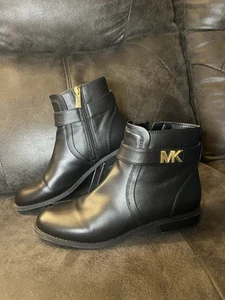 Michael Kors Women's Ankle Boot V122E - Black - Size 8M - Zipper - Picture 1 of 11