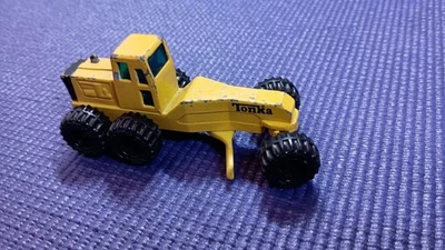 Mini Yellow Tonka 1994 Vintage Die-Cast Road Grader Construction Toy Working Use - Image 1 of 4