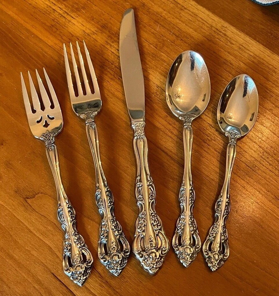 Oneida MICHELANGELO  CUBE Heirloom  Stainless Flatware - Choice - Image 1 of 4