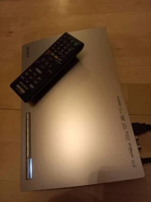 Reproductor de discos Blu-ray Sony con cable componente, mando a distancia, cable HDMI y 20 blu-ray Foto 1 de 2