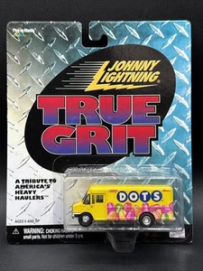 2000 Johnny Lightning YELLOW TOOTSIE DOTS STEP VAN TRUE GRIT Playing Mantis - Picture 1 of 4