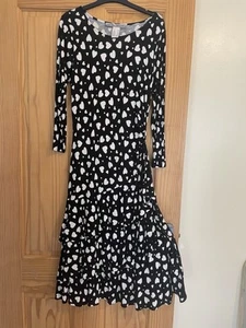 Black And White Frilled Bottom Dress. Size 10 NWT. - Picture 1 of 2