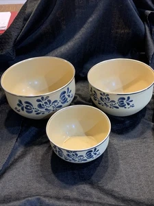 Vintage Set Of Pfaltzgraff Yorktown Pattern Enamel Metal Nesting Mixing Bowls - Picture 1 of 8