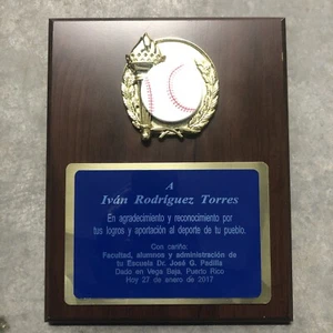 Ivan Pudge Rodriguez Personally Owned Plaque 2017 HOF - Picture 1 of 4