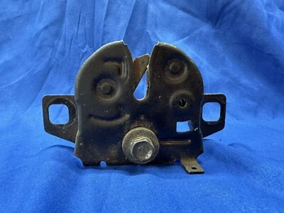 1987-1989 Nissan 300ZX Z31 2+2 Hood Latch Lock Foto 1 de 2