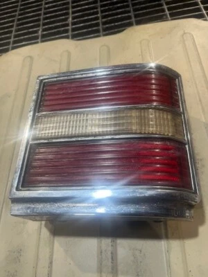 DRIVER'S 左侧尾灯 1974 PONTIAC GRAND PRIX 271312 复古经典!!! — 第 1/4 张图片