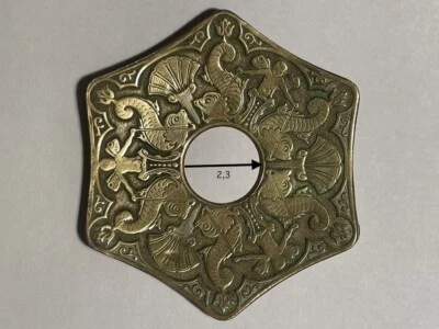 1 Bobèche Ancienne de Chandelier, Bougeoir à Décor de dauphins et ange  - Photo 1/4