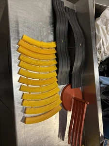 lotto accessori pista aurora slot 1965 - Foto 1 di 13