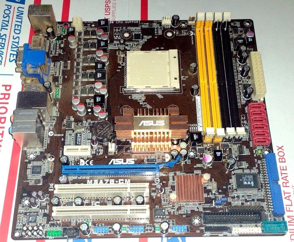 Placa madre ASUS M3A78-CM Socket AM2 con escudo de E/S usado - Imagen 1 de 1