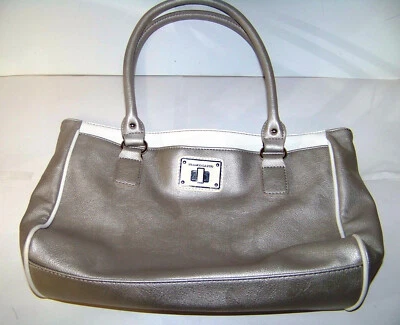 Bolso de Hombro Franco Sarto Grande Blanco/Plateado con Borde Blanco Asas Dobles Usado en Excelente Condición Foto 1 de 4