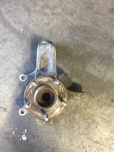 05 13 CORVETTE C6 SPINDLE KNUCKLE FRONT Right Passenger Hub - Imagen 1 de 2