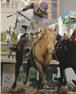 FOTO FIRMADA 8x10 JOCKEY DE CARRERAS DE CABALLOS MARIO GUTIÉRREZ #2 PRUEBA DE DERBY KENTUCKY - Imagen 1 de 2