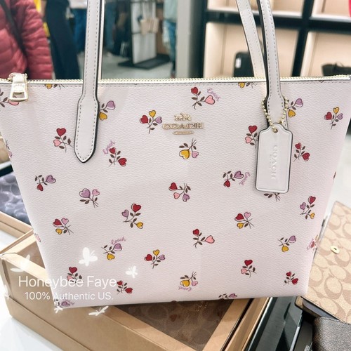 Borsa Coach Fiona nuova con etichetta con zip e stampa cuore CW397