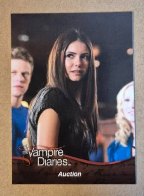 Tarjeta coleccionable The Vampire Diaries temporada uno #45 Cryptozoic 2011 "Subasta" Foto 1 de 2