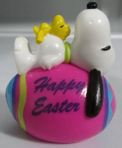 Snoopy Peanuts Easter PVC Figurine Whitman's Happy Easter Egg - Picture 1 of 1
