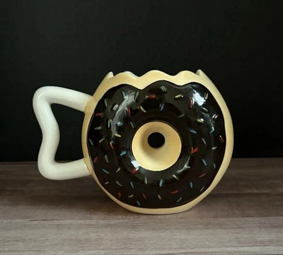 Taza de té de café de cerámica con forma de rosquilla de chocolate Mmmmm Donuts Foto 1 de 4