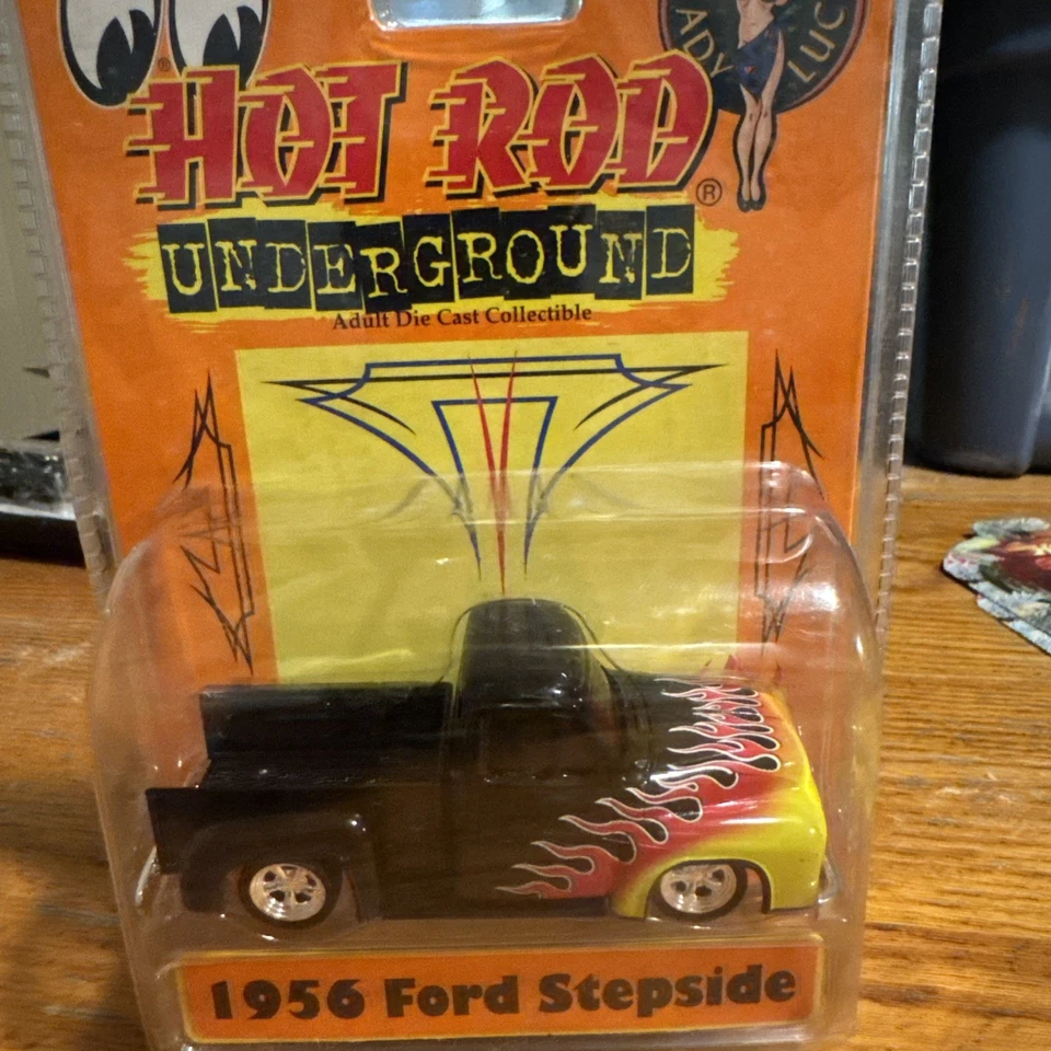 Ford Stepside 1956 fundido a presión Hot Rod Underground Cowboy Up - negro con llamas Foto 1 de 1