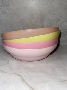 Tupperware 155-52 Pastel Cereal Salad Snack Bowl lot of (4) - Picture 1 of 2