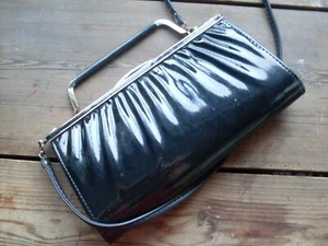 VINTAGE 1980'S BLACK PATENT CLUTCH / SHOULDER BAG HANDBAG - Picture 1 of 3