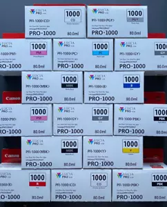 Inchiostri originali Canon - PFI-1000 - SCEGLI IL COLORE (IVA INCLUSA) IMBALLATI - Foto 1 di 11