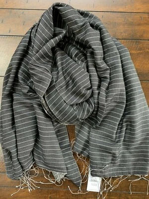 NUEVO CON ETIQUETAS BUFANDA EILEEN FISHER NEGRO SUAVE BLANCO ALGODÓN ORGÁNICO Y SEDA $158 NUEVO EN PAQUETE Foto 1 de 4