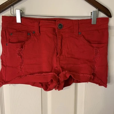 Pantalones cortos de mezclilla rojos remaches, talla 11 Foto 1 de 4