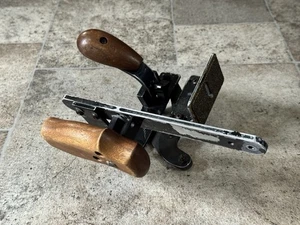 Vintage Metall Kamera Halterung Stabilisator - Dual Holzgriff Schulter Rig - Bild 1 von 8