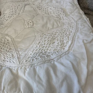 Vintage handmade quilted crochet appliqué white scalloped edge READ - Picture 1 of 12